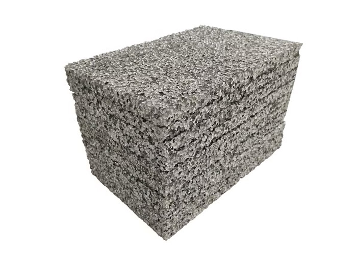 Nickel-chrome alloy foam for severe high-temperature oxidation environments