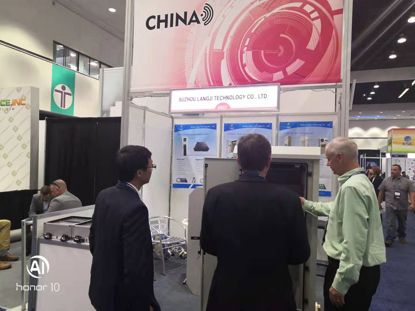 Exhibition Presence 5