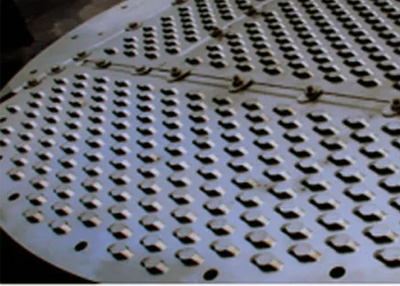 Fixed valve trays