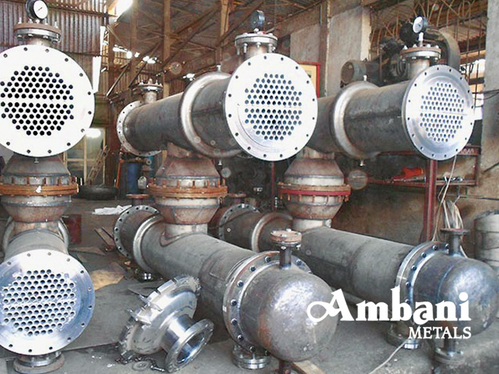 Industrial mixing equipment and vessels