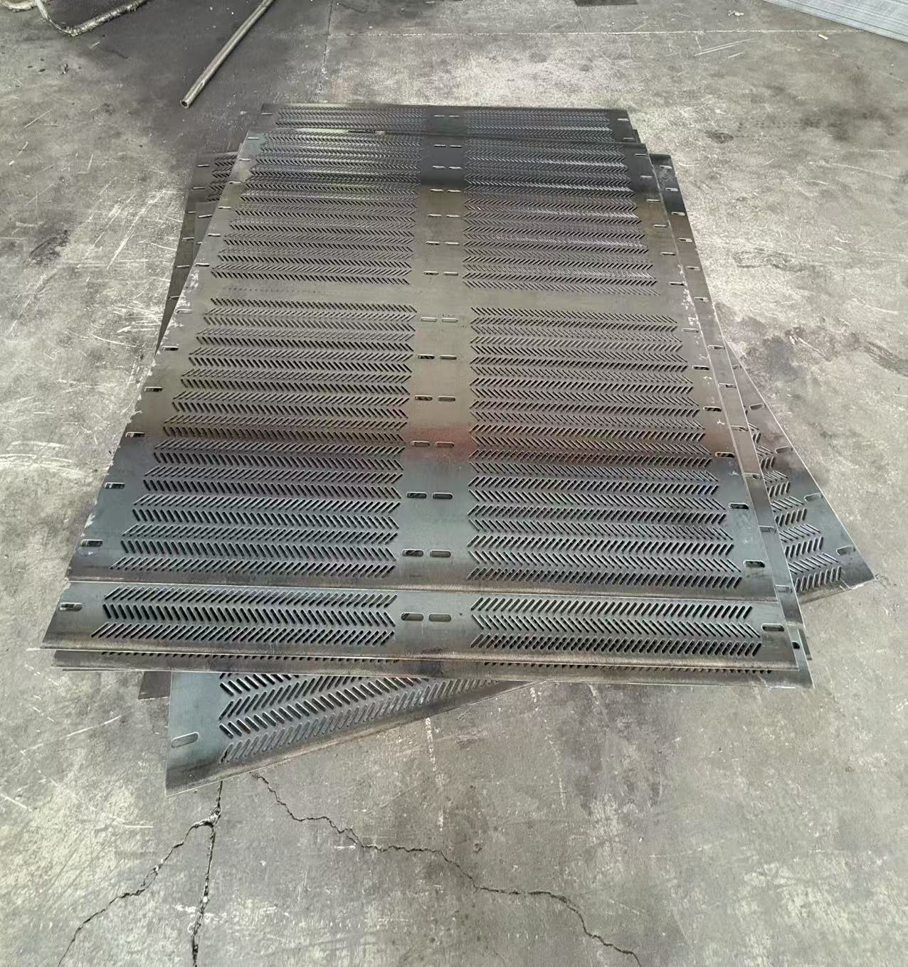Precise Material Selection Pressed Firmly Without Any Cracking The Entire Piece Is Formed Perforated Screen Plate