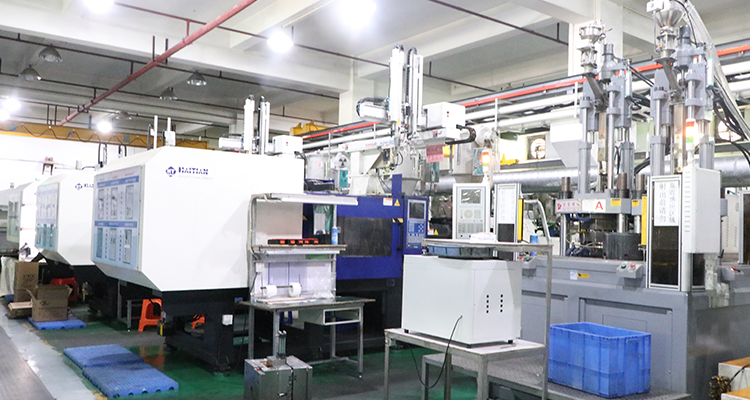 Vertical Injection Molding Machine
