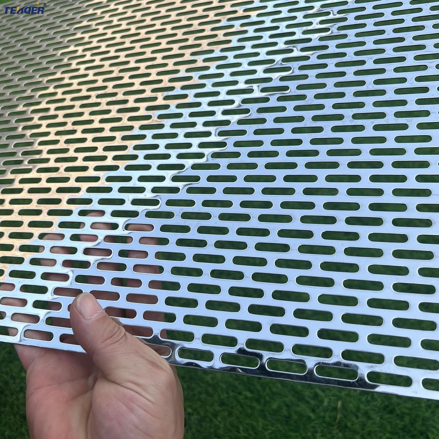 High Quality Decorative Facade Cladding Perforated Metal Mesh Sheet Aluminum Perforated Plate for Building Exterior Decoration