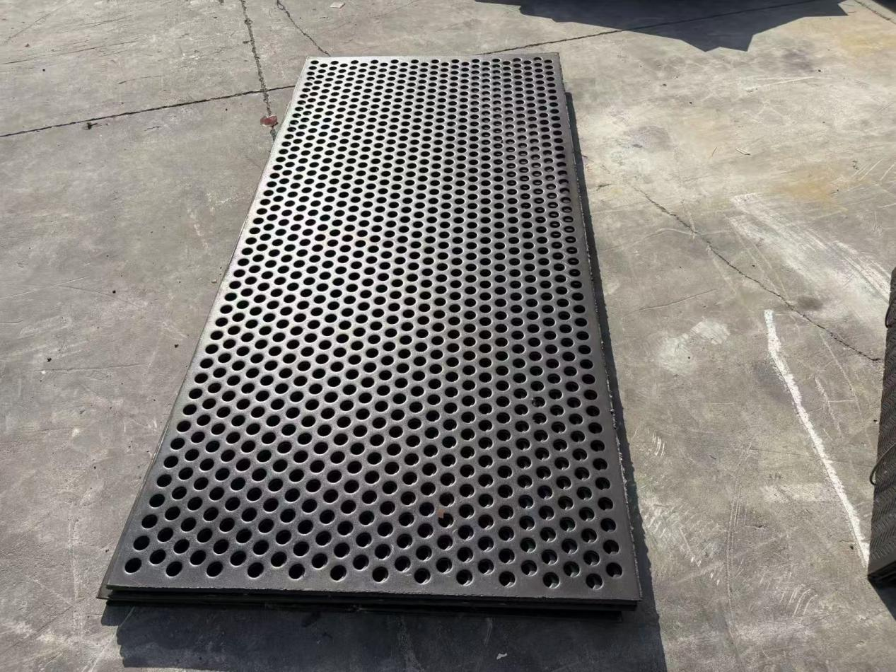 Precise Material Selection Pressed Firmly Without Any Cracking The Entire Piece Is Formed Perforated Screen Plate